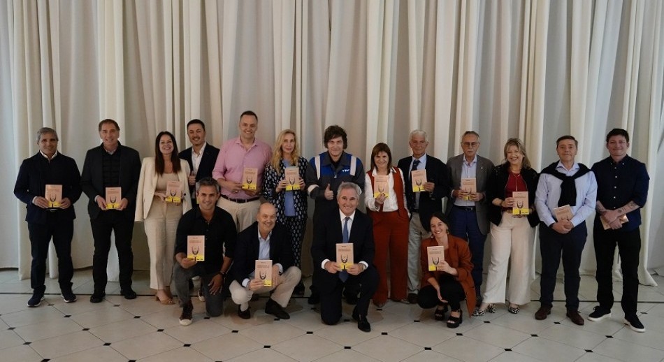 Cumbre en Olivos: Milei regaló un libro de Walter Block