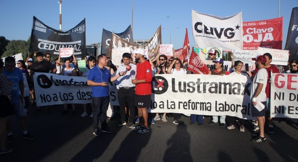 Hubo un corte en Panamericana por despidos en una empresa de artículos de limpieza