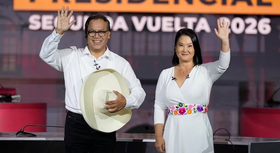Fujimori amplía su estrecha ventaja en Perú y Sánchez llama a defender el voto