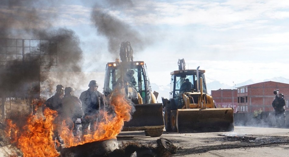El presidente de Bolivia decretó el estado de excepción para desactivar los bloqueos de rutas