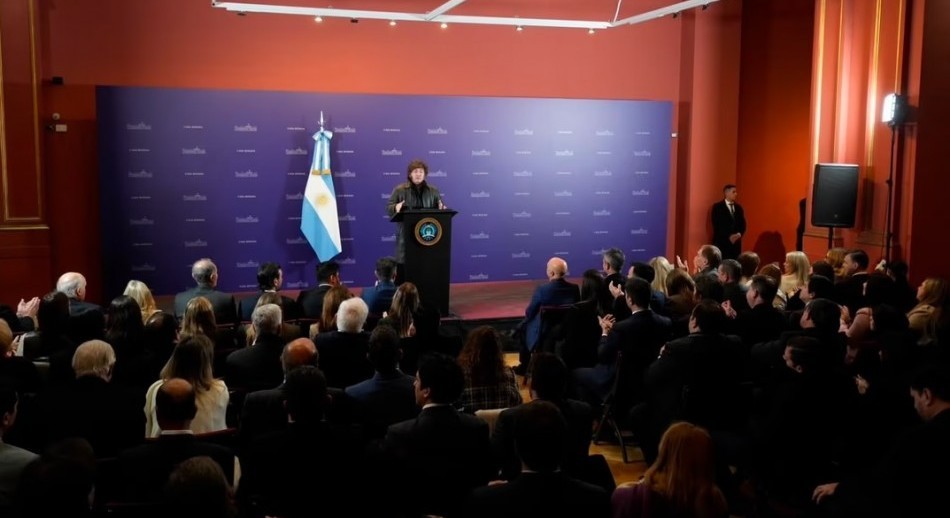 Milei anunció ante legisladores de LLA un proyecto para modificar la Carta Orgánica del BCRA